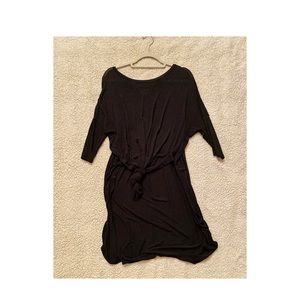 Quarter length sleeve top